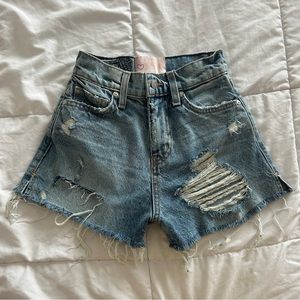 Revice Highwaisted Shorts